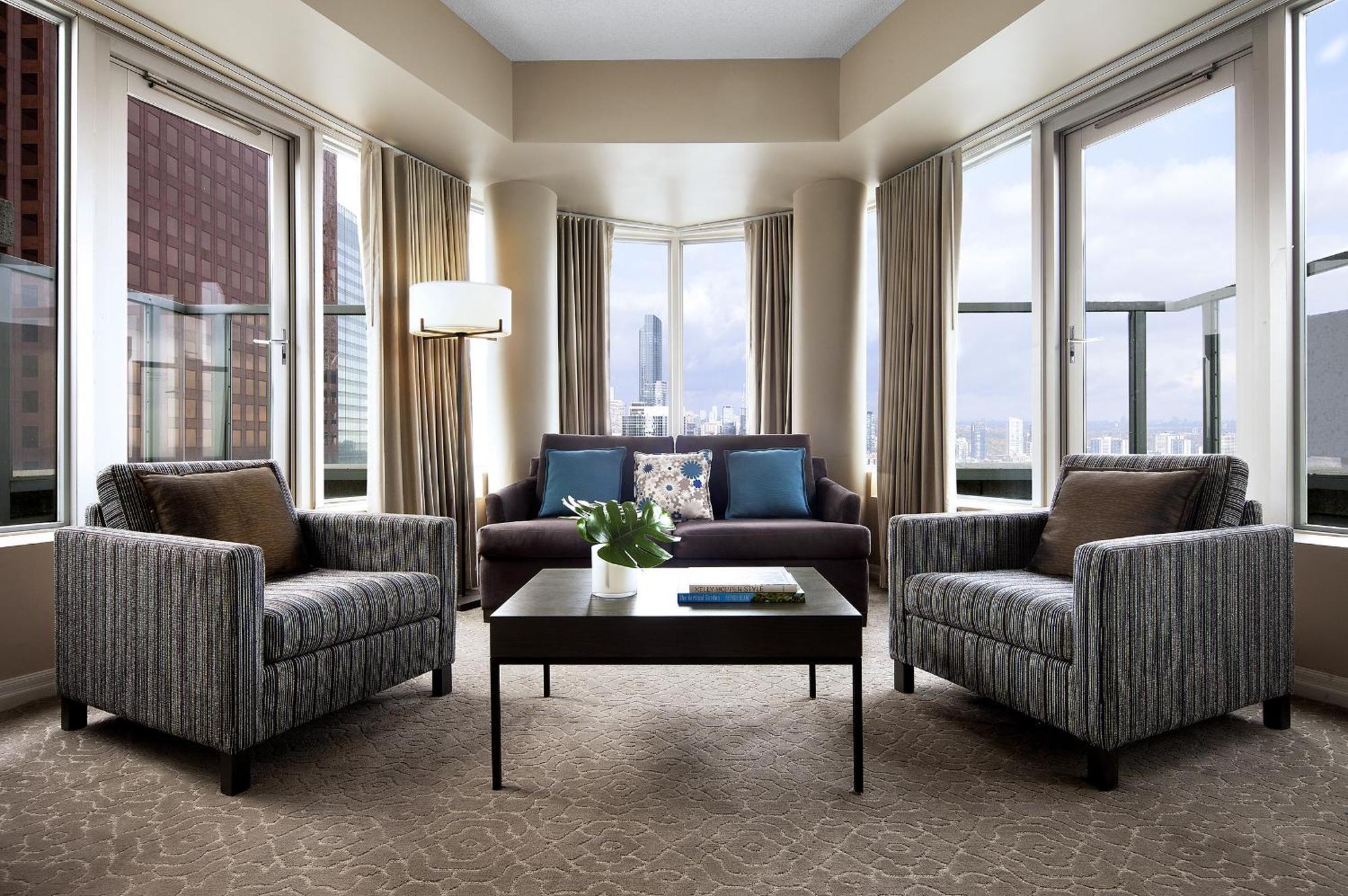 One King West Hotel And Residence Торонто Екстериор снимка