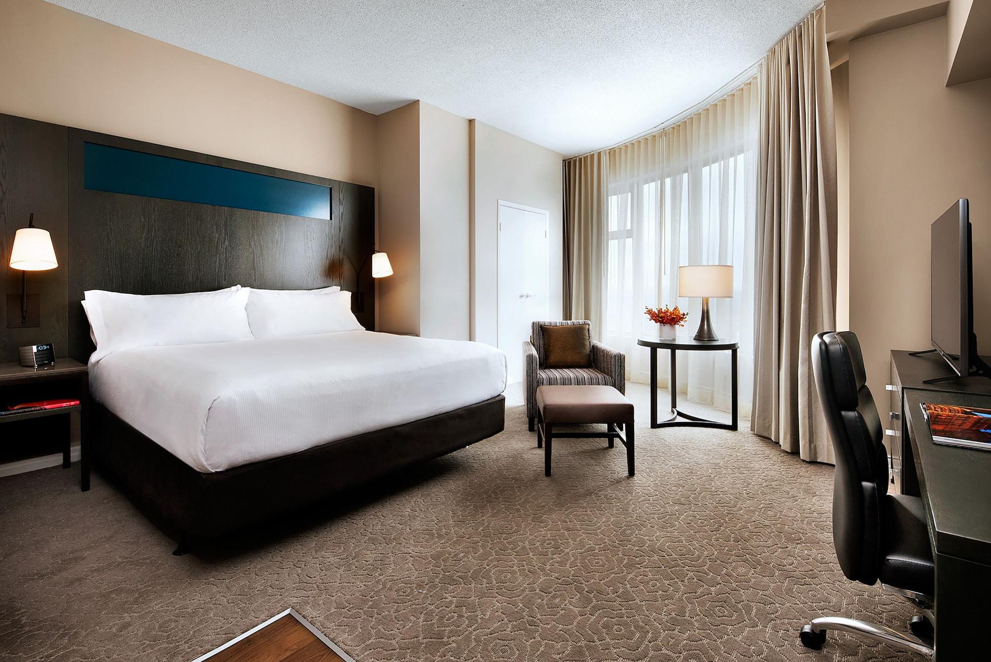 One King West Hotel And Residence Торонто Екстериор снимка
