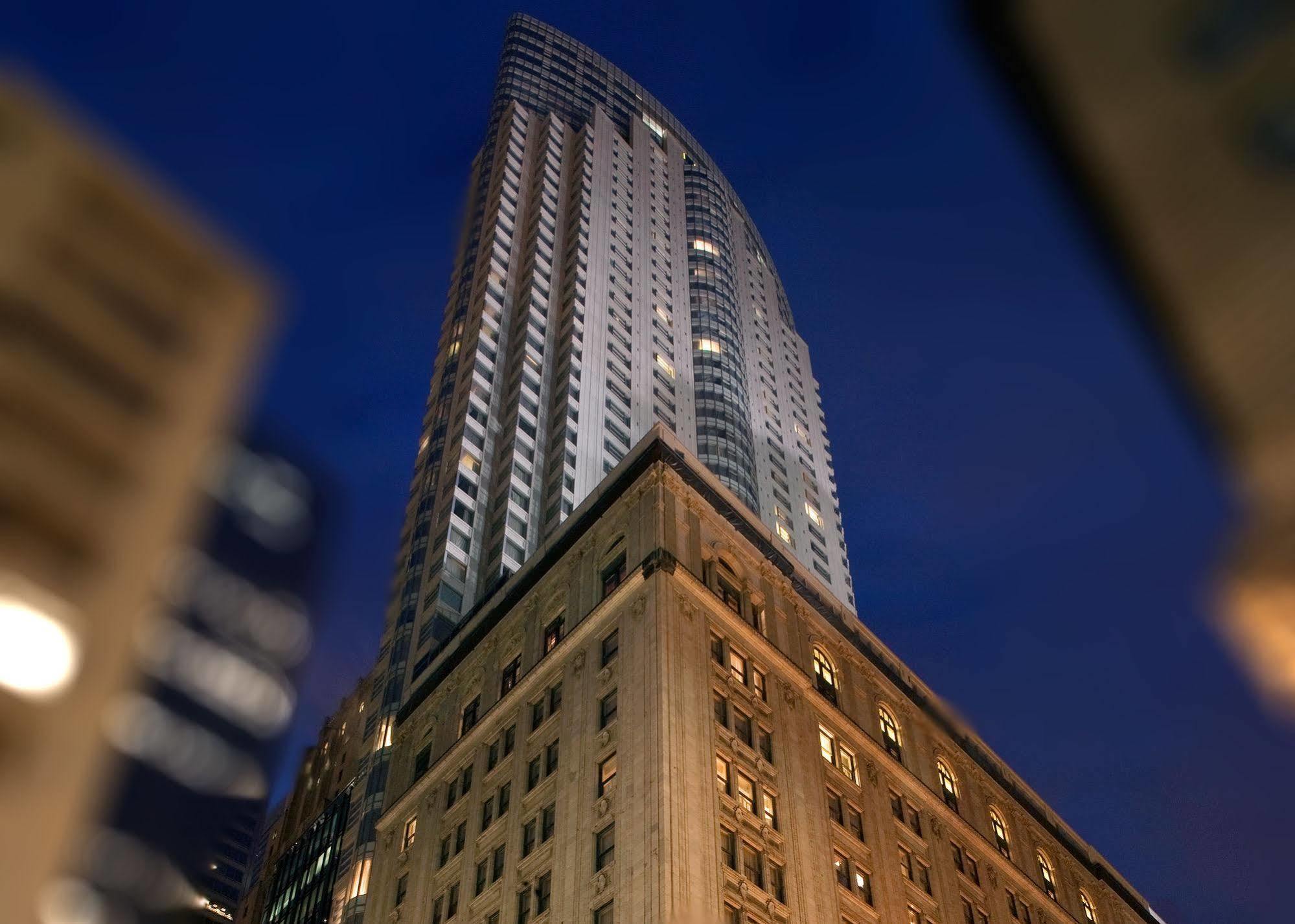 One King West Hotel And Residence Торонто Екстериор снимка